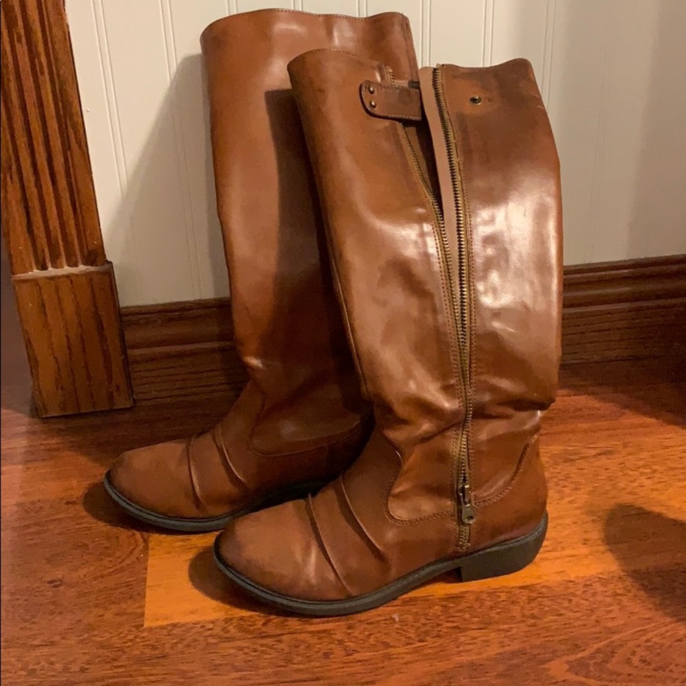 Riding boots